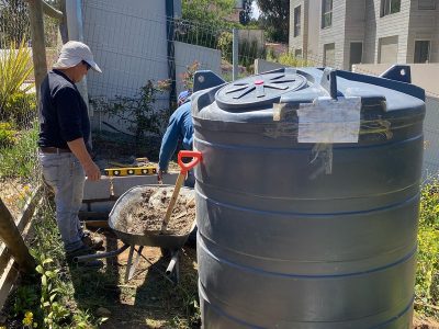 CODAR APOYA A LA JJVV LOS ALMENDROS DE REÑACA EN LA INSTALACIÓN DE RIEGO PARA SU PARQUE NATURAL