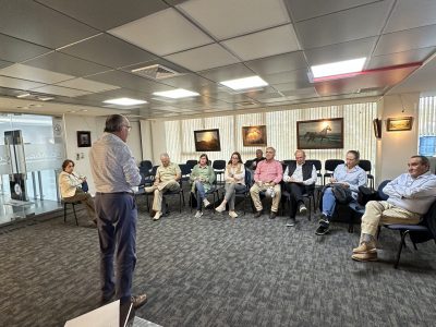 REUNIÓN DE JUNTAS VECINOS DE REÑACA SE REÚNEN EN LA CORPORACIÓN DE ADELANTO Y DESARROLLO DE REÑACA PARA ABORDAR TEMAS DE SEGURIDAD